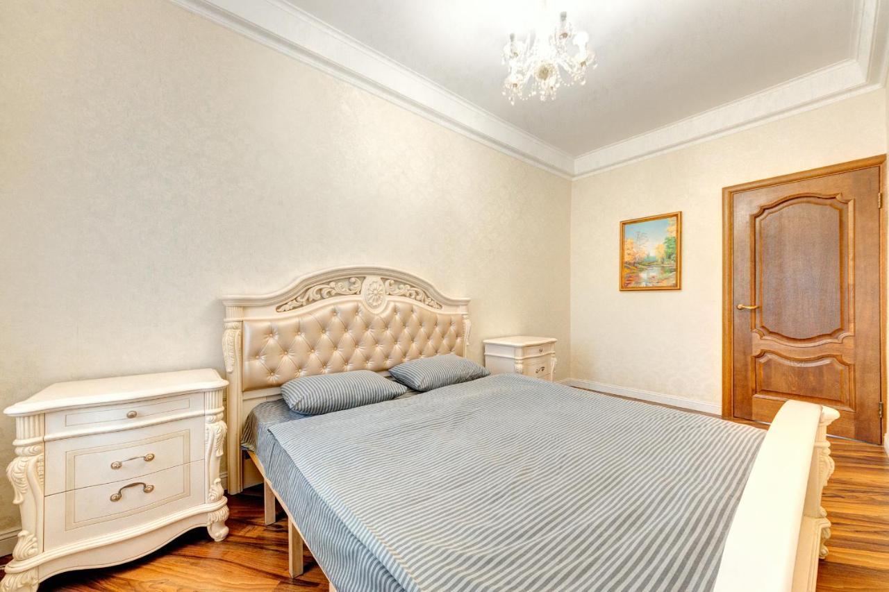 Apartments With 3 Rooms Near Palace Ukraine เคียฟ ภายนอก รูปภาพ
