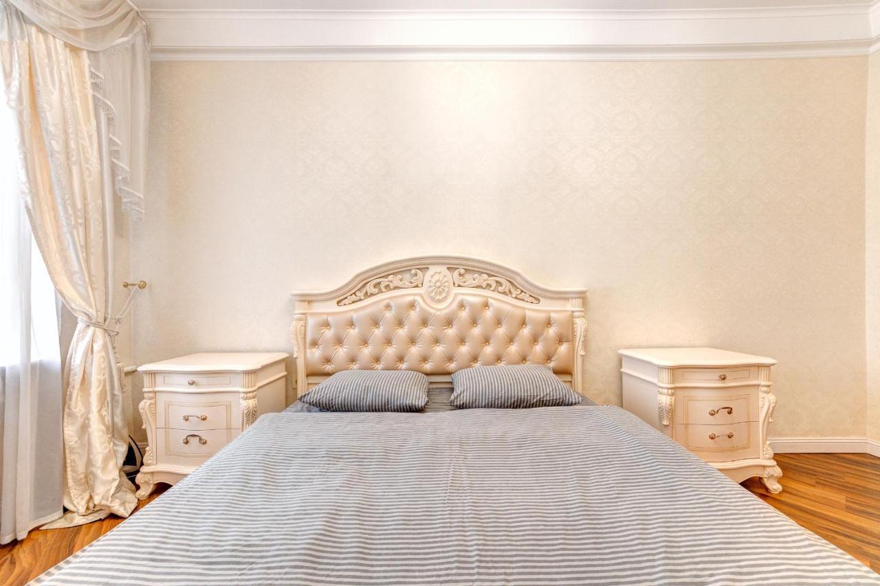 Apartments With 3 Rooms Near Palace Ukraine เคียฟ ภายนอก รูปภาพ