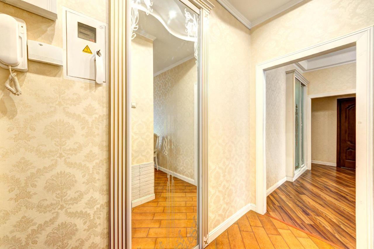 Apartments With 3 Rooms Near Palace Ukraine เคียฟ ภายนอก รูปภาพ
