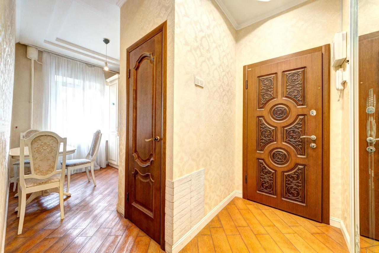 Apartments With 3 Rooms Near Palace Ukraine เคียฟ ภายนอก รูปภาพ