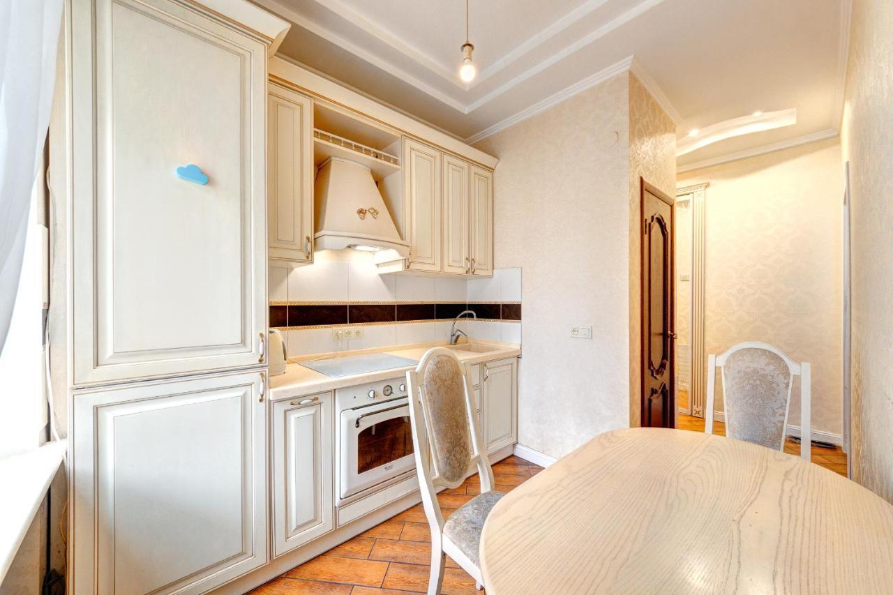 Apartments With 3 Rooms Near Palace Ukraine เคียฟ ภายนอก รูปภาพ