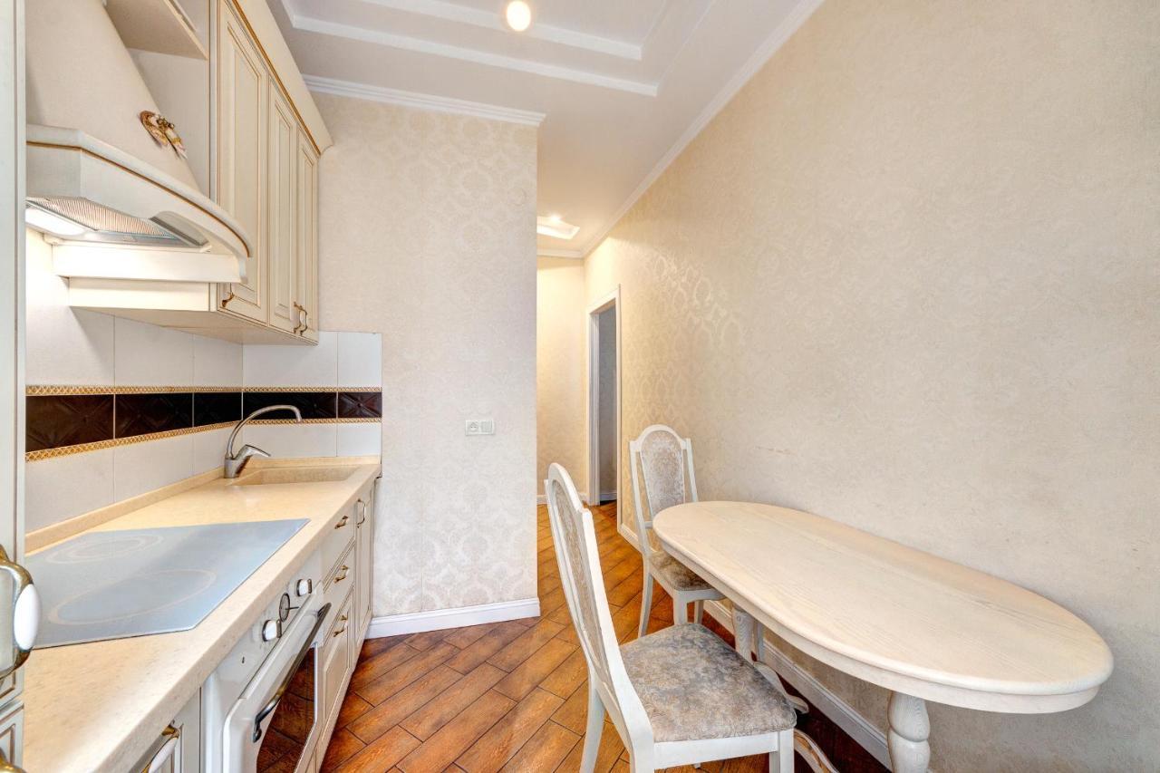 Apartments With 3 Rooms Near Palace Ukraine เคียฟ ภายนอก รูปภาพ